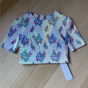 NWT AREA NYC Blue Flower Short Sleeve Crop Top